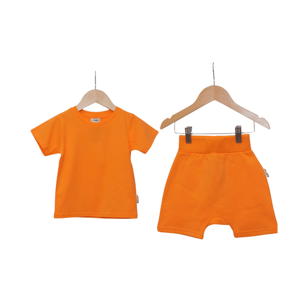 Kids T-Shirt and Shorts set in organic cotton, in a bright orange colour